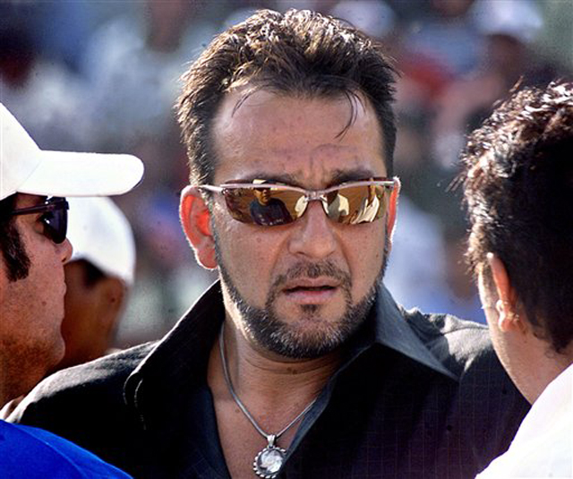 Sanjay Dutt not willing to go to jail, finally challenges SC